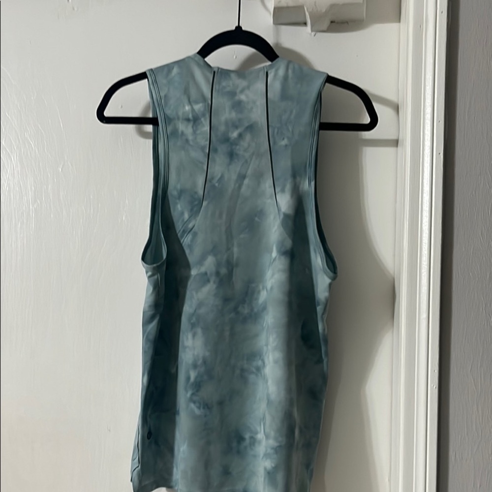 Lululemon Stylish Gray Sleeveless Top - Picture 2 of 4